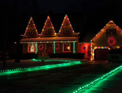 5 Tips For Hanging Holiday Lights